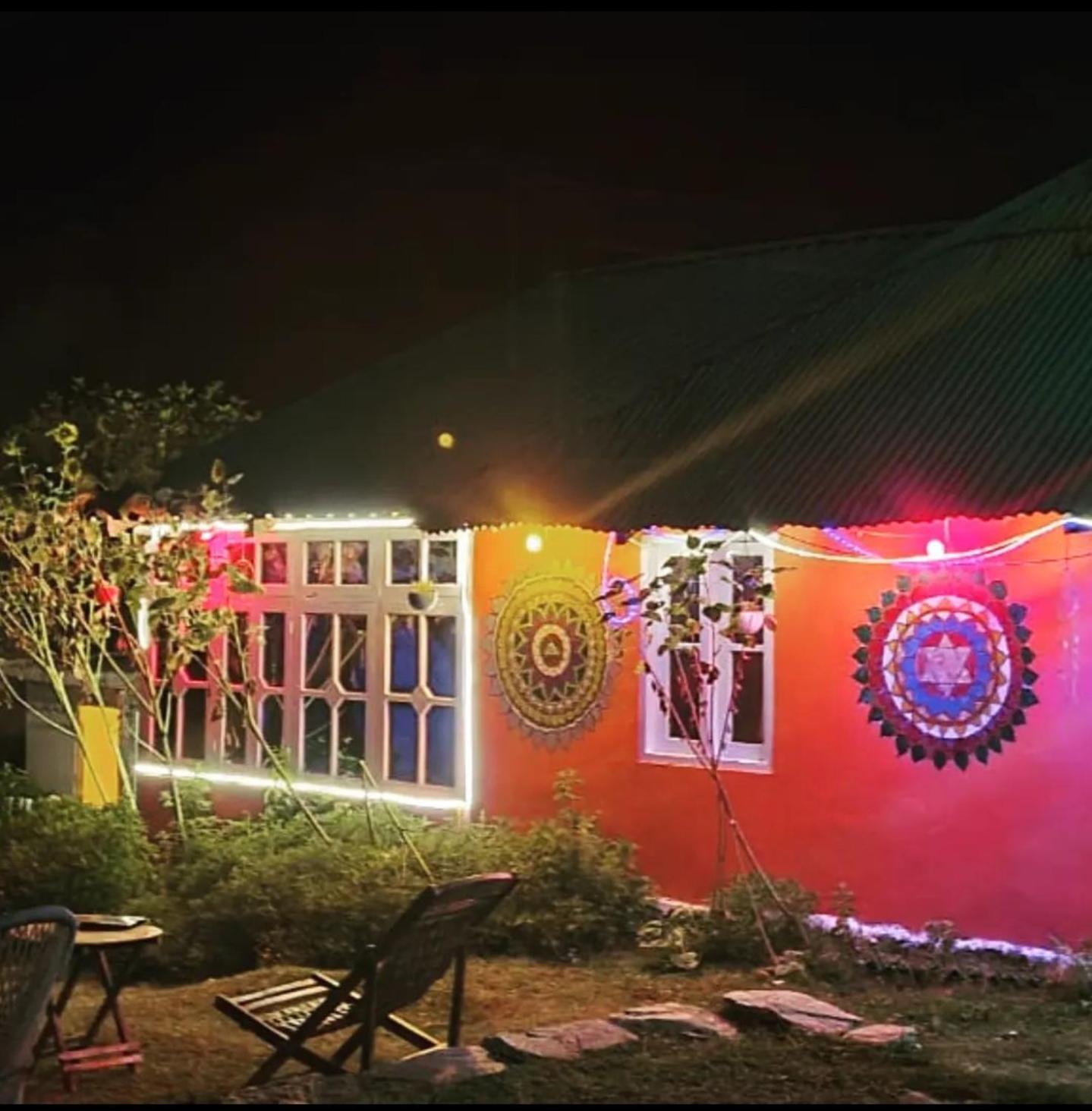 Renuka Homestay And Cafe Kasol Exterior photo